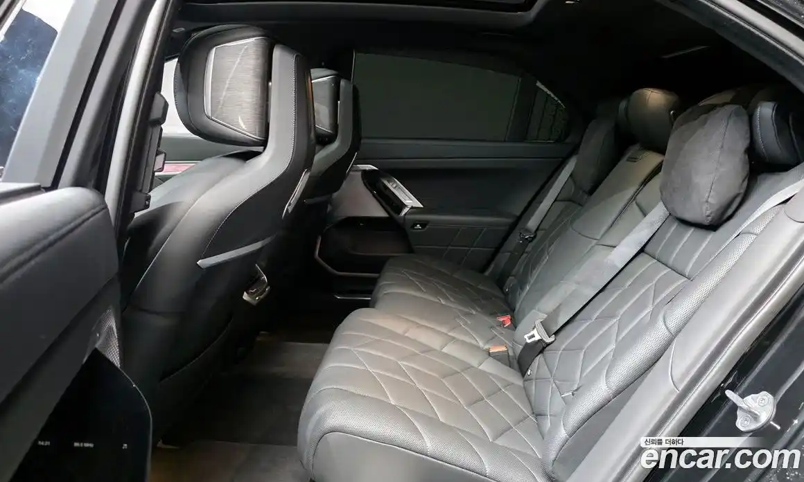 BMW 7 серия 2024 3.0 автомат (гидро), фото 18