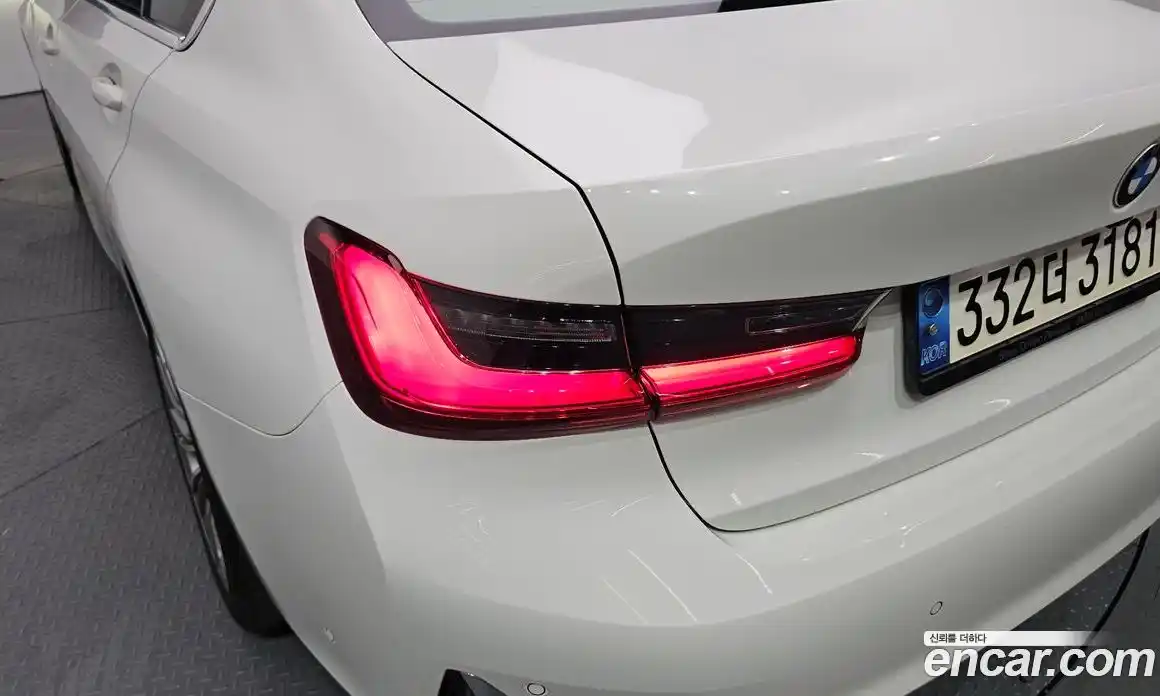 BMW 3 серия 2021 2.0 автомат (гидро), фото 9