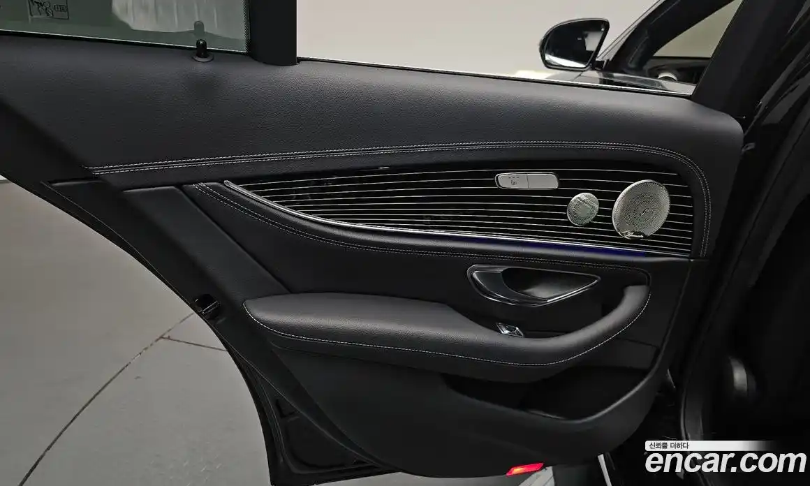 Mercedes-Benz E-Class 2023 3.0 автомат (гидро), фото 14