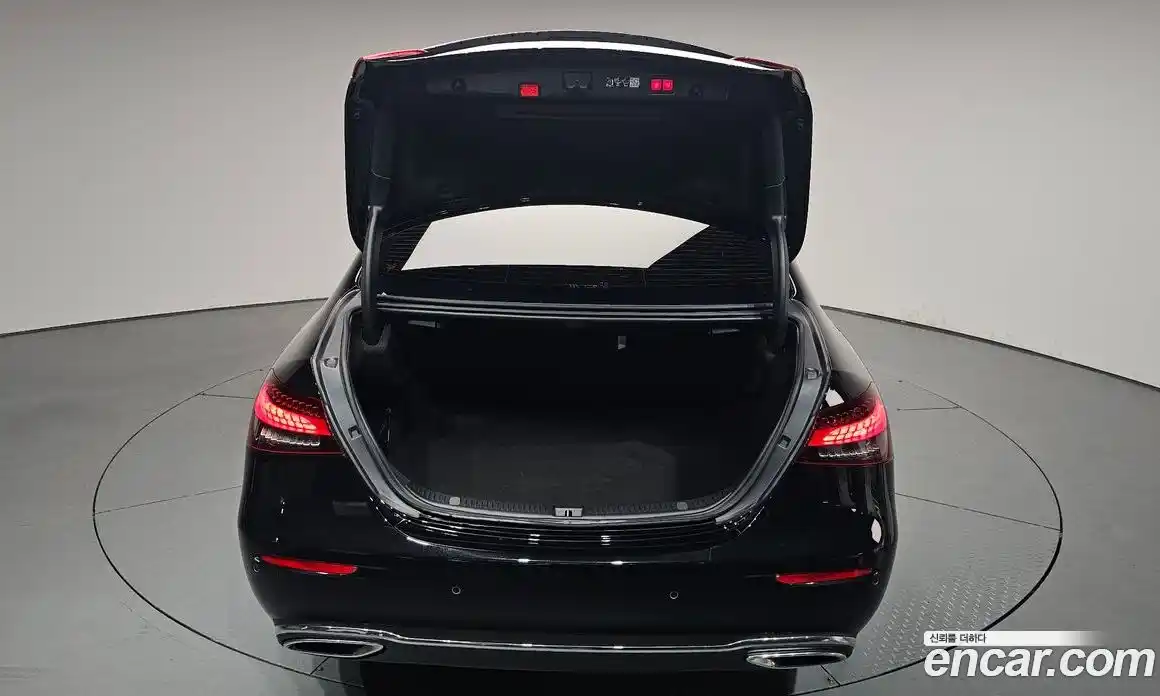 Mercedes-Benz E-Class 2023 3.0 автомат (гидро), фото 35