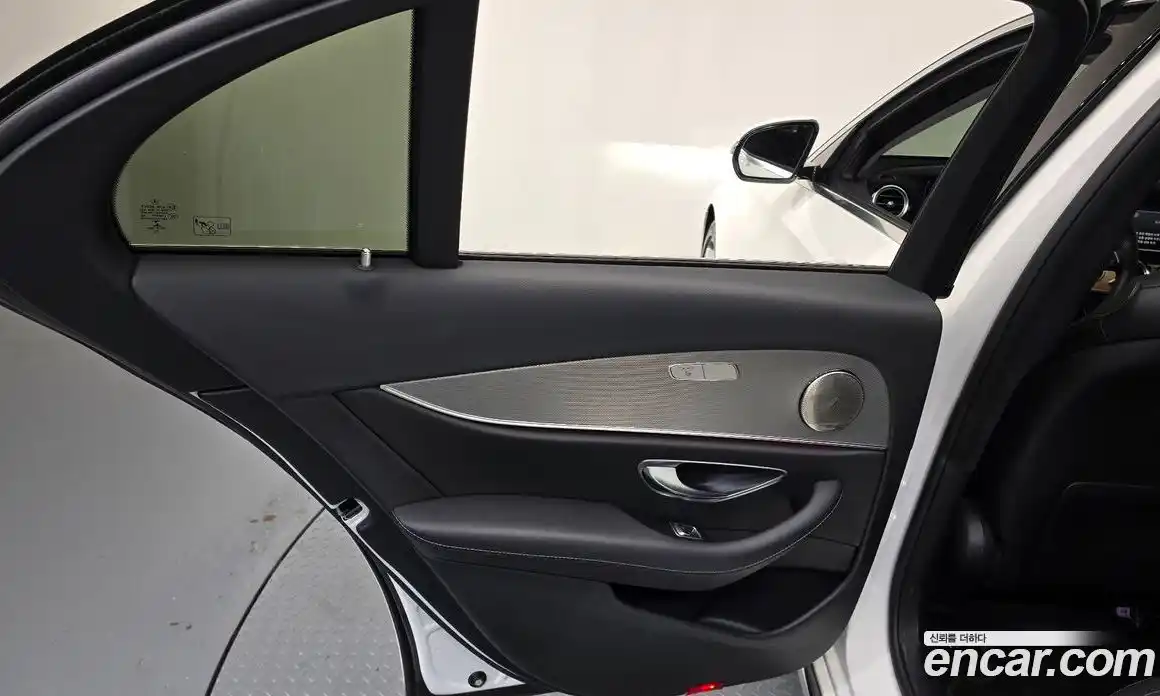 Mercedes-Benz E-Class 2018 2.0 автомат (гидро), фото 15