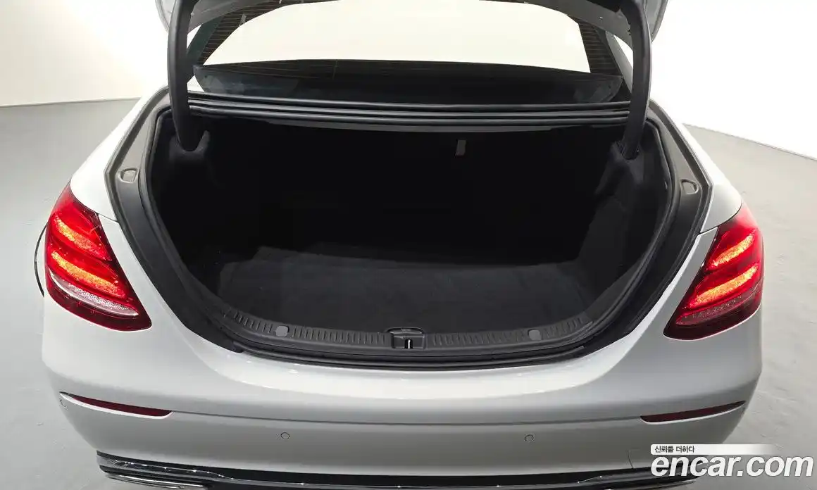 Mercedes-Benz E-Class 2018 2.0 автомат (гидро), фото 22