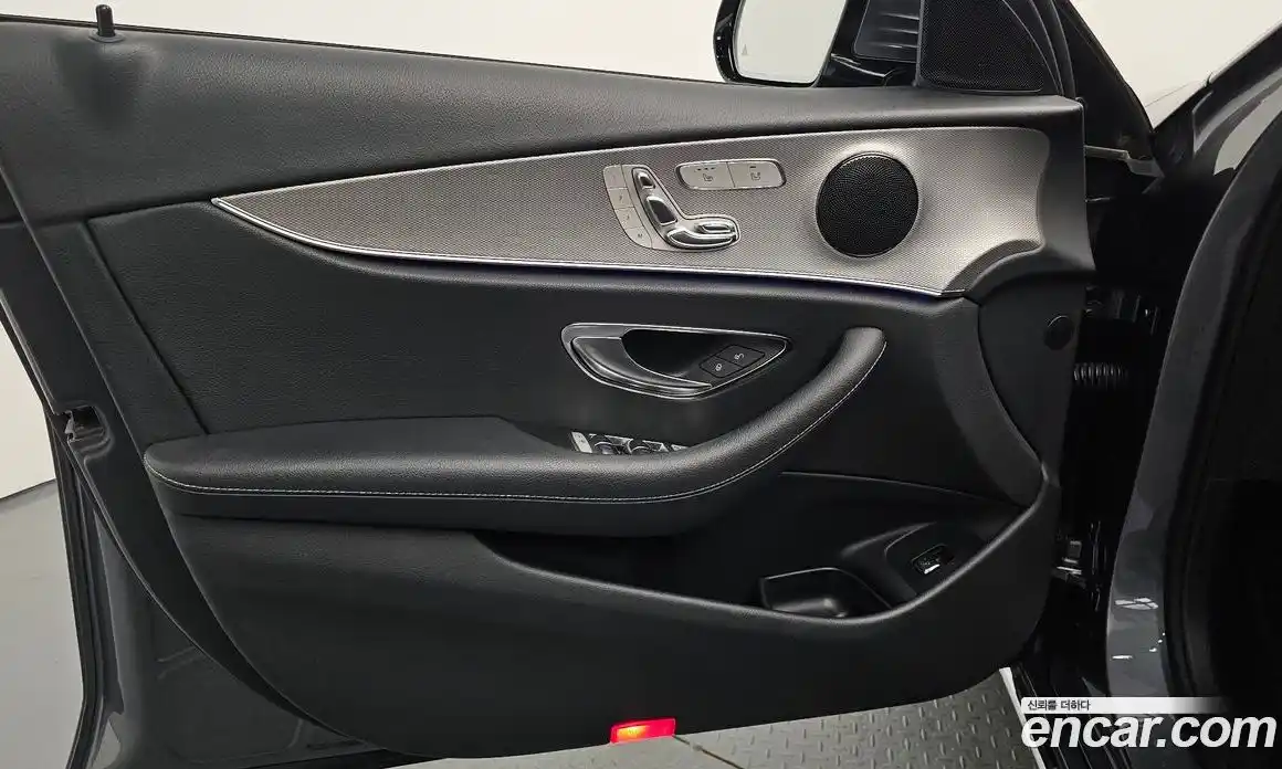Mercedes-Benz E-Class 2018 2.0 автомат (гидро), фото 13