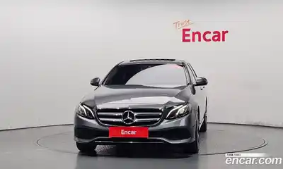Mercedes-Benz E-Class 2018 2.0 автомат (гидро), миниатюра 2