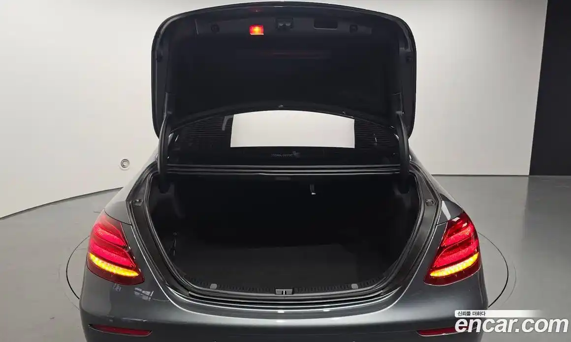 Mercedes-Benz E-Class 2018 2.0 автомат (гидро), фото 25
