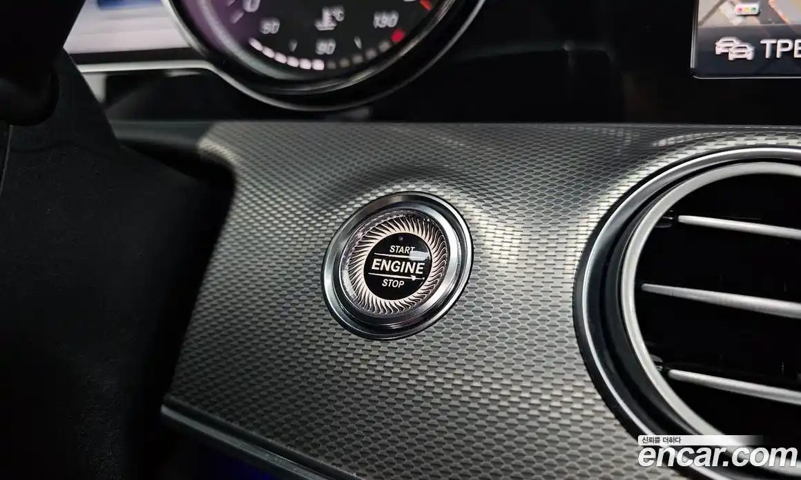 Mercedes-Benz E-Class 2018 2.0 автомат (гидро), фото 27