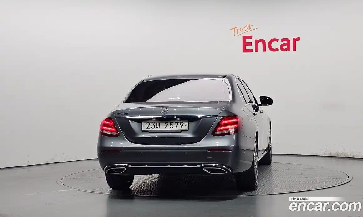 Mercedes-Benz E-Class 2018 2.0 автомат (гидро), фото 3