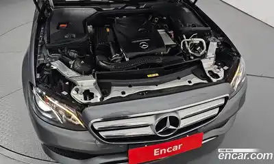 Mercedes-Benz E-Class 2018 2.0 автомат (гидро), миниатюра 5