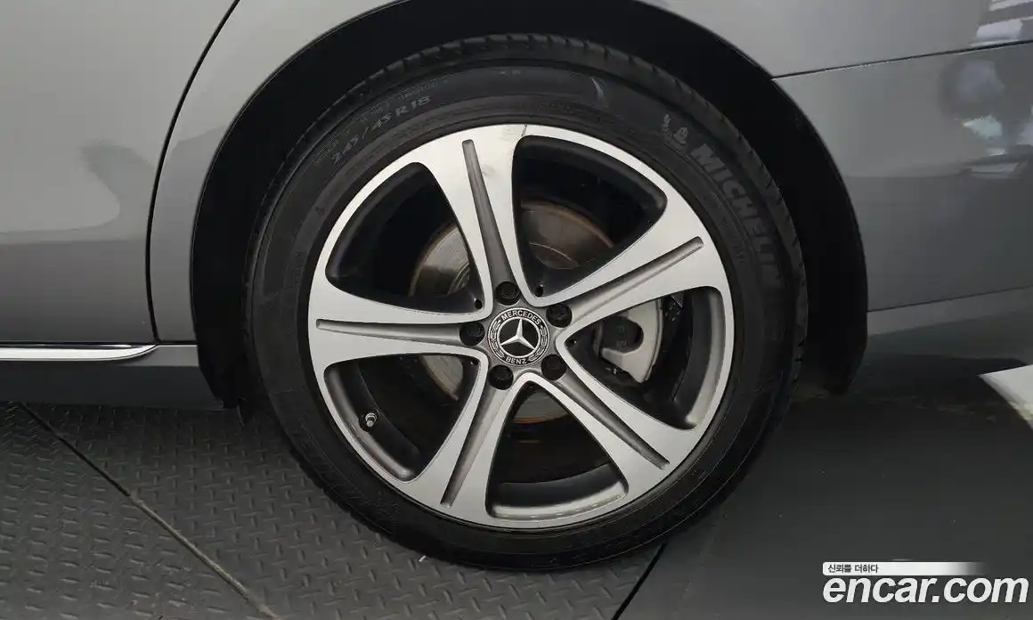 Mercedes-Benz E-Class 2018 2.0 автомат (гидро), фото 6
