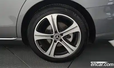 Mercedes-Benz E-Class 2018 2.0 автомат (гидро), миниатюра 6