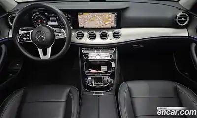 Mercedes-Benz E-Class 2018 2.0 автомат (гидро), миниатюра 9