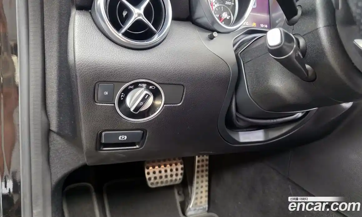 Mercedes-Benz SLC-Class 2017 2.0 гидро, фото 21 Mercedes-Benz SLC-Class 2017 2.0 гидро, фото 21