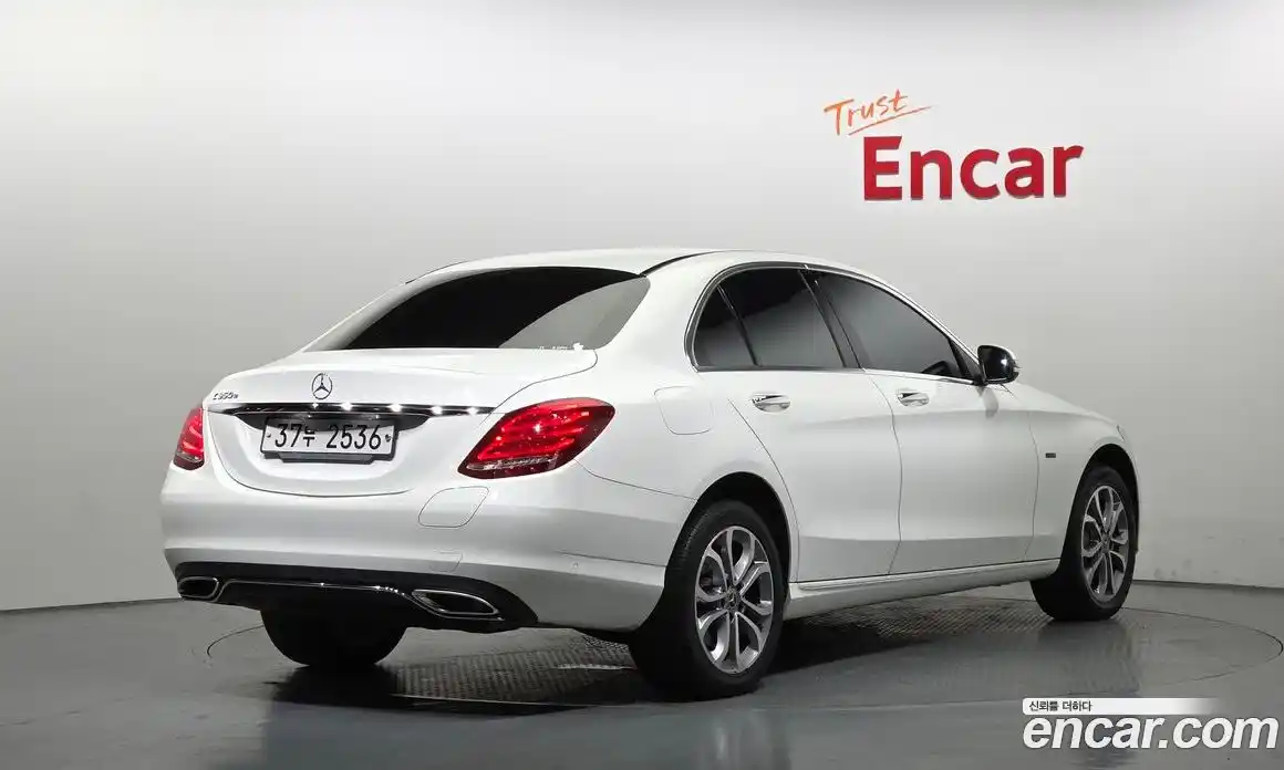 Mercedes-Benz C-Class 2018 2.0 гидро, фото 2 Mercedes-Benz C-Class 2018 2.0 гидро, фото 2