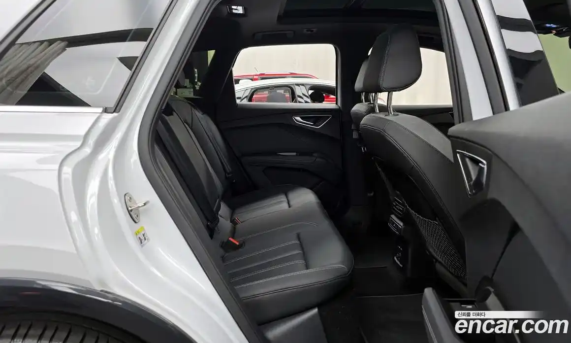 Audi Q4 e-tron 2025 0.2 автомат (гидро), фото 12