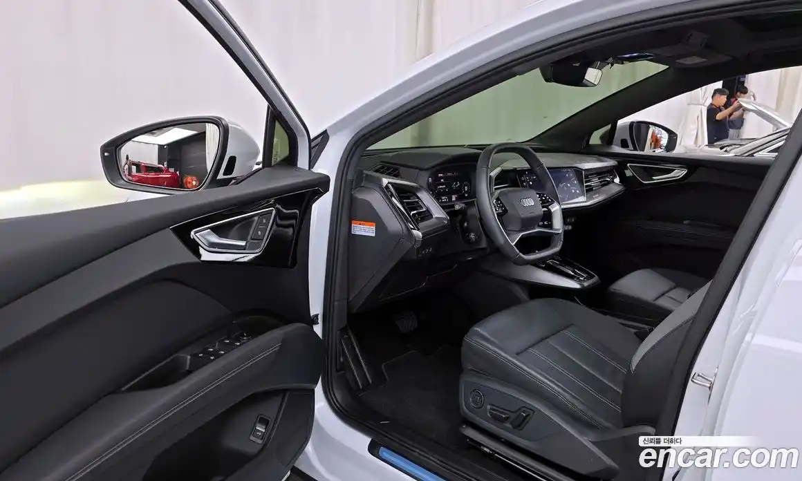 Audi Q4 e-tron 2025 0.2 автомат (гидро), фото 10