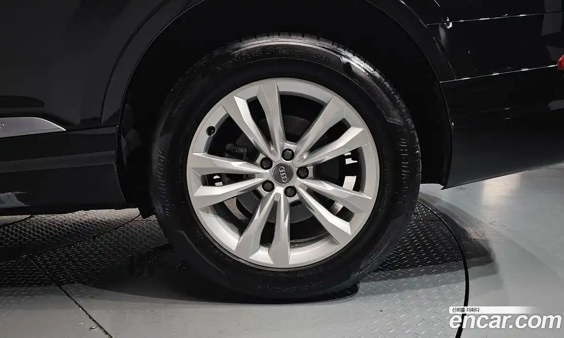 Audi Q7 2019 2.0 автомат (гидро), фото 6