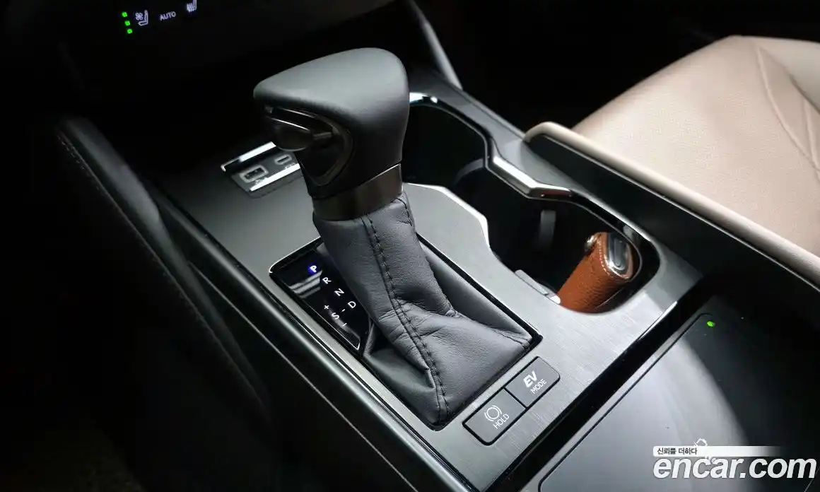 Lexus ES 2025 2.5 автомат (гидро), фото 12