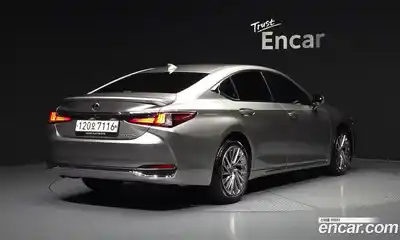 Lexus ES 2025 2.5 автомат (гидро), миниатюра 2