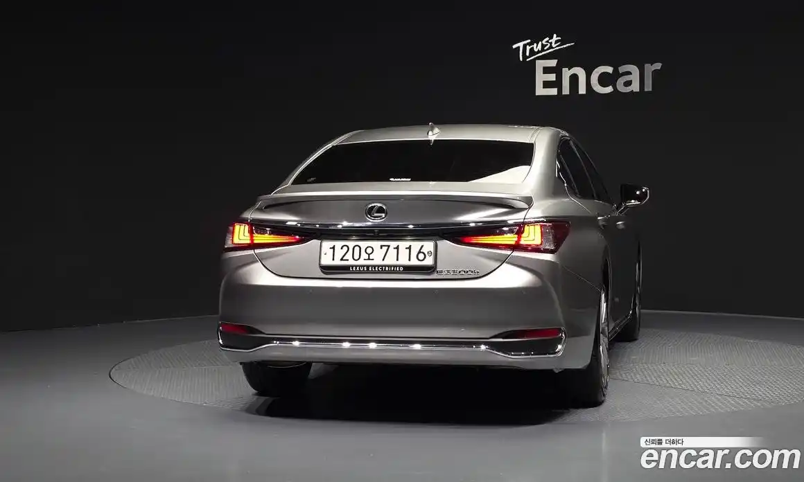 Lexus ES 2025 2.5 автомат (гидро), фото 4