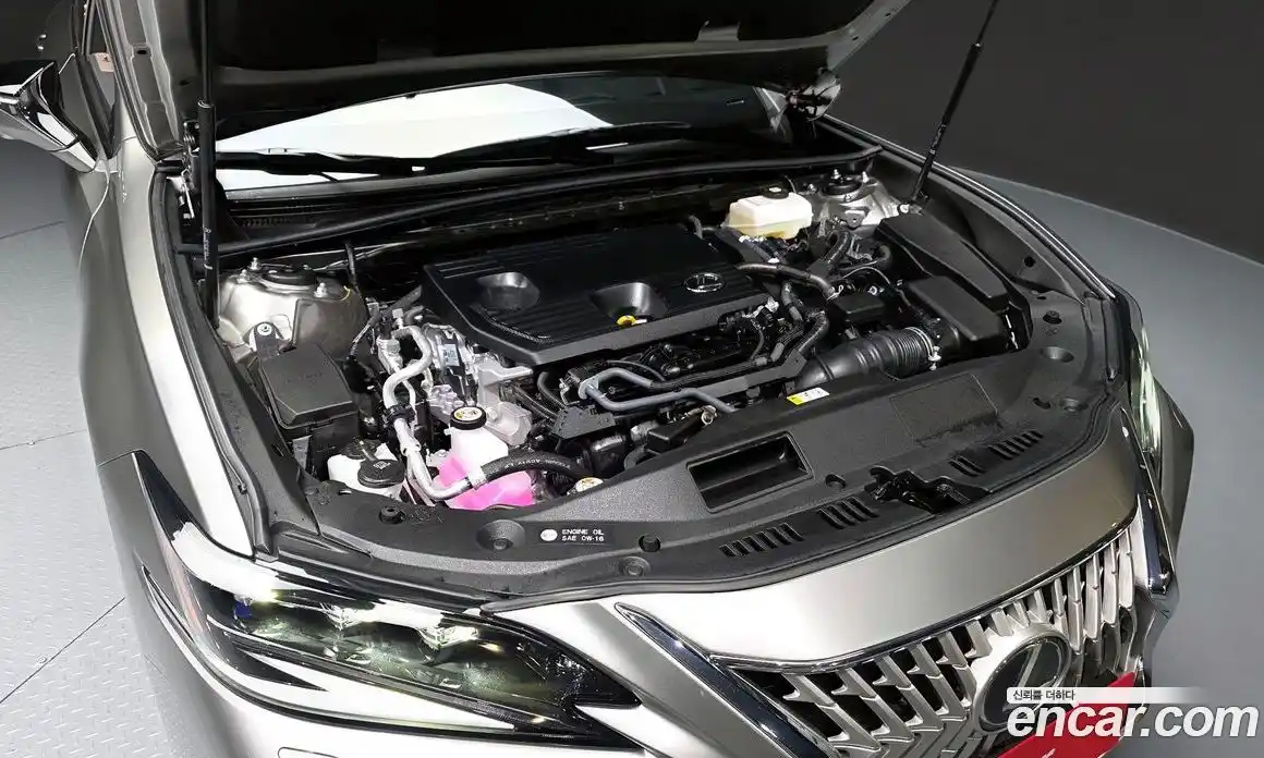 Lexus ES 2025 2.5 автомат (гидро), фото 6