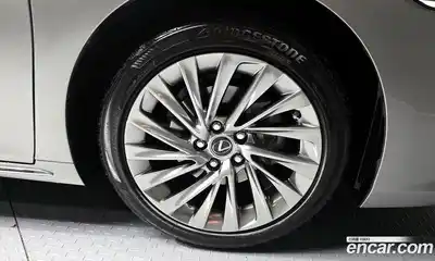 Lexus ES 2025 2.5 автомат (гидро), миниатюра 7