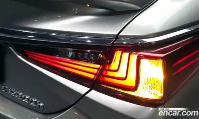 Lexus ES 2025 2.5 автомат (гидро), миниатюра 9