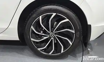 Volkswagen Golf 2024 2.0 автомат (гидро), миниатюра 7