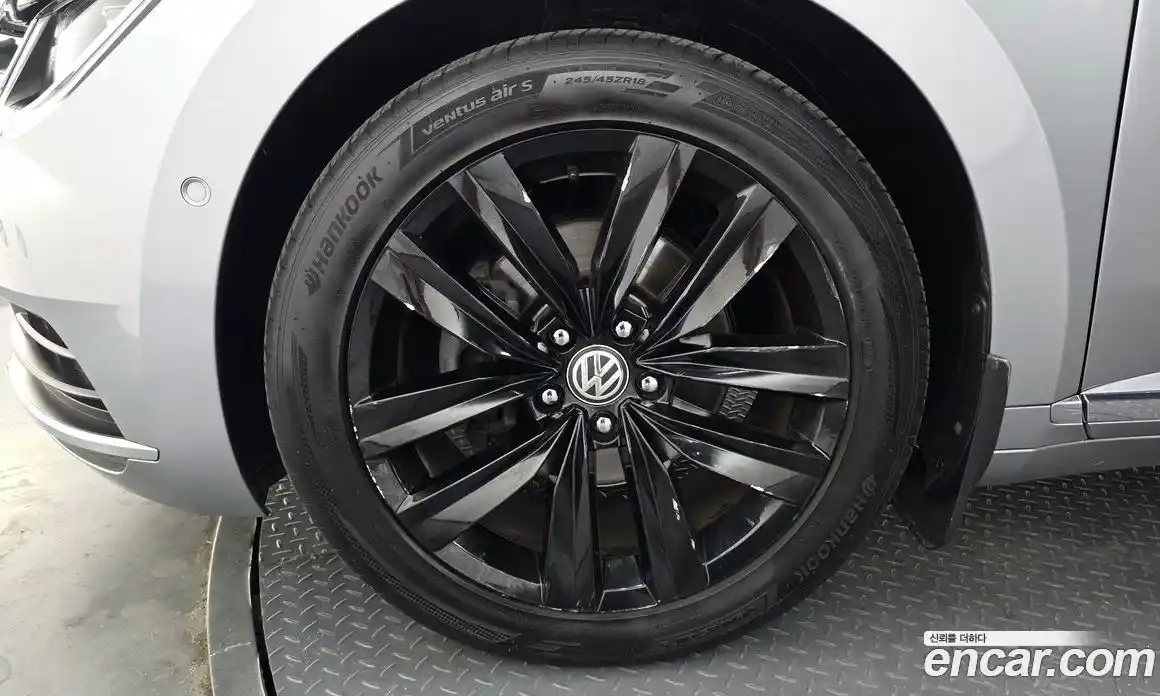 Volkswagen Arteon 2019 2.0 автомат (гидро), фото 5