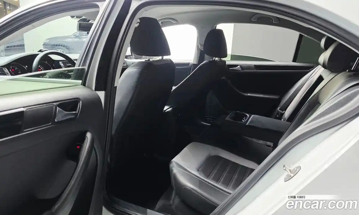 Volkswagen Jetta 2015 2.0 автомат (гидро), фото 11