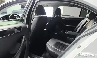 Volkswagen Jetta 2015 2.0 автомат (гидро), миниатюра 11