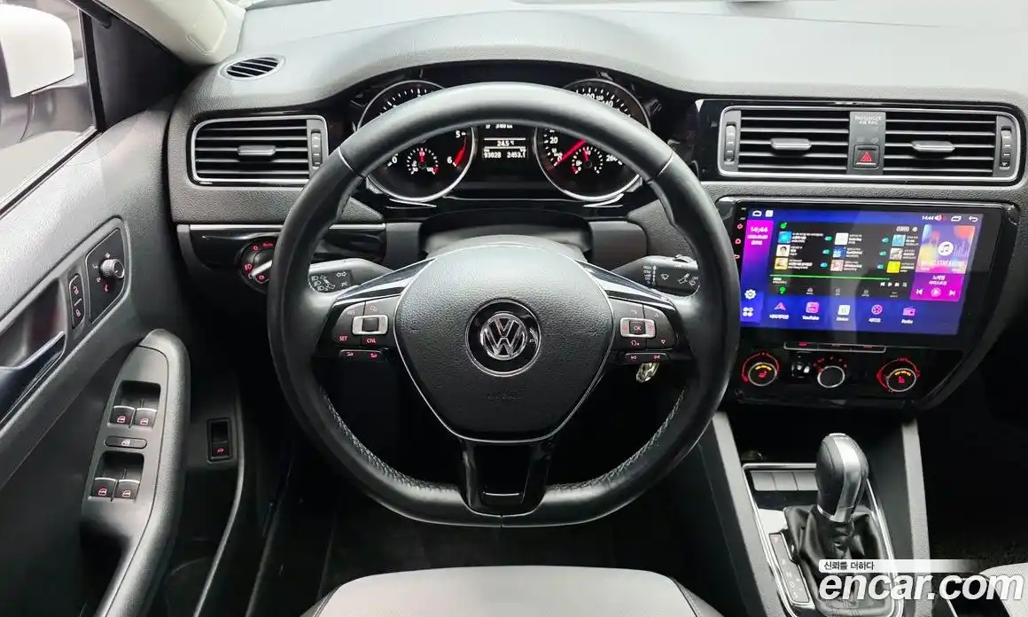 Volkswagen Jetta 2015 2.0 автомат (гидро), фото 13