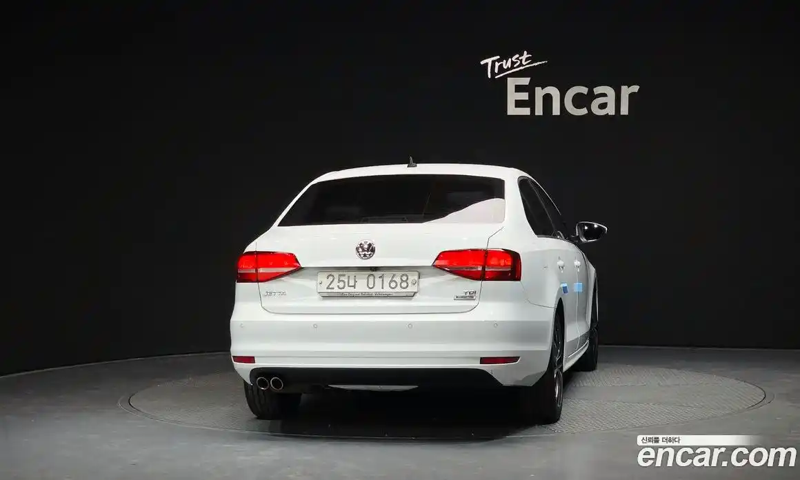 Volkswagen Jetta 2015 2.0 автомат (гидро), фото 4