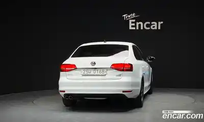 Volkswagen Jetta 2015 2.0 автомат (гидро), миниатюра 4