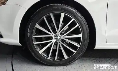 Volkswagen Jetta 2015 2.0 автомат (гидро), миниатюра 5