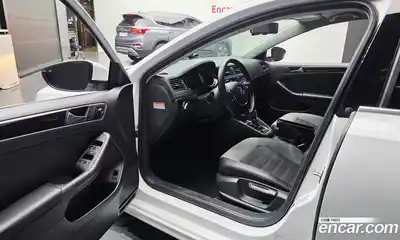 Volkswagen Jetta 2015 2.0 автомат (гидро), миниатюра 10