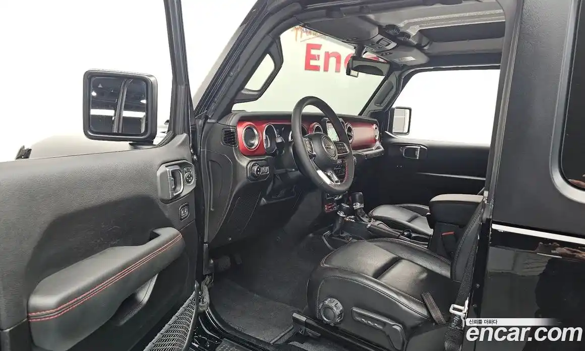 Jeep Wrangler 2023 2.0 автомат (гидро), фото 13