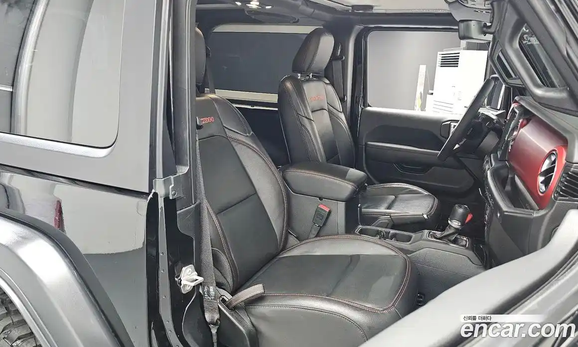 Jeep Wrangler 2023 2.0 автомат (гидро), фото 17