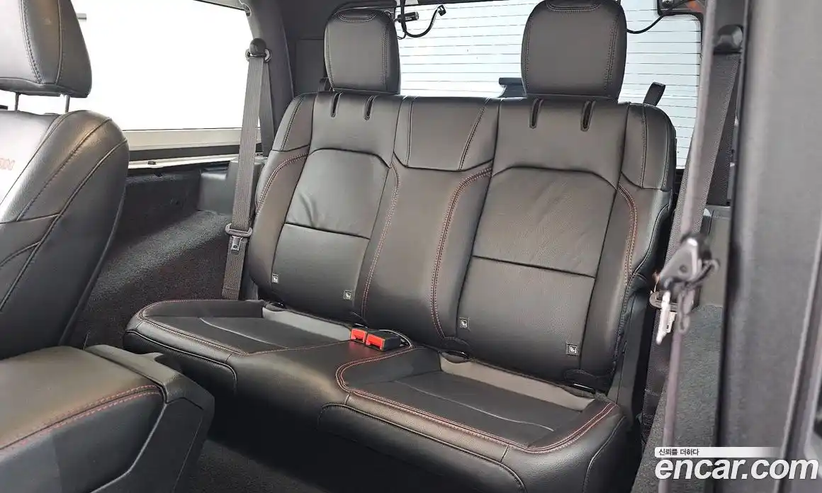 Jeep Wrangler 2023 2.0 автомат (гидро), фото 18