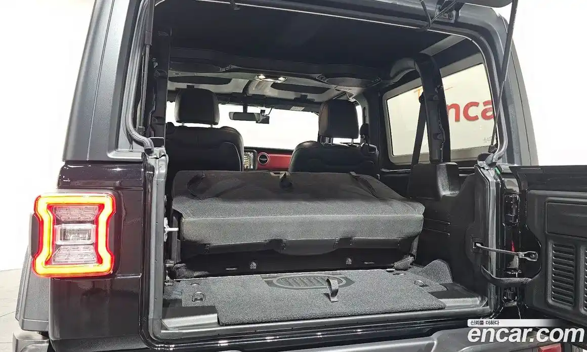 Jeep Wrangler 2023 2.0 автомат (гидро), фото 23