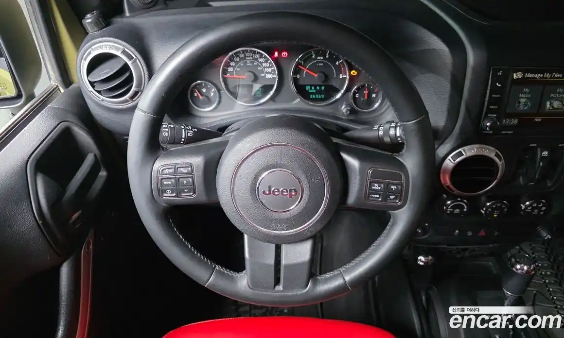 Jeep Wrangler 2013 2.8 автомат (гидро), фото 13