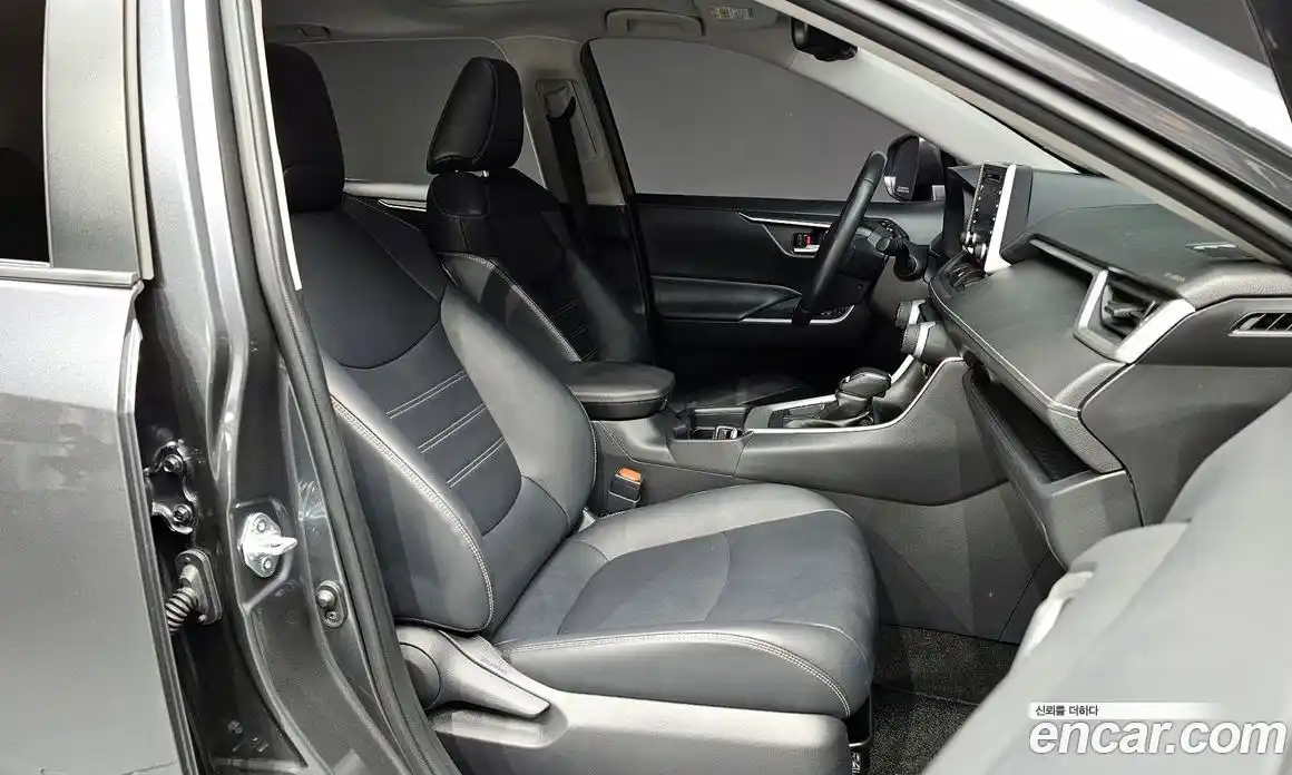 Toyota RAV4 2019 2.5 автомат (гидро), фото 11 Toyota RAV4 2019 2.5 автомат (гидро), фото 11