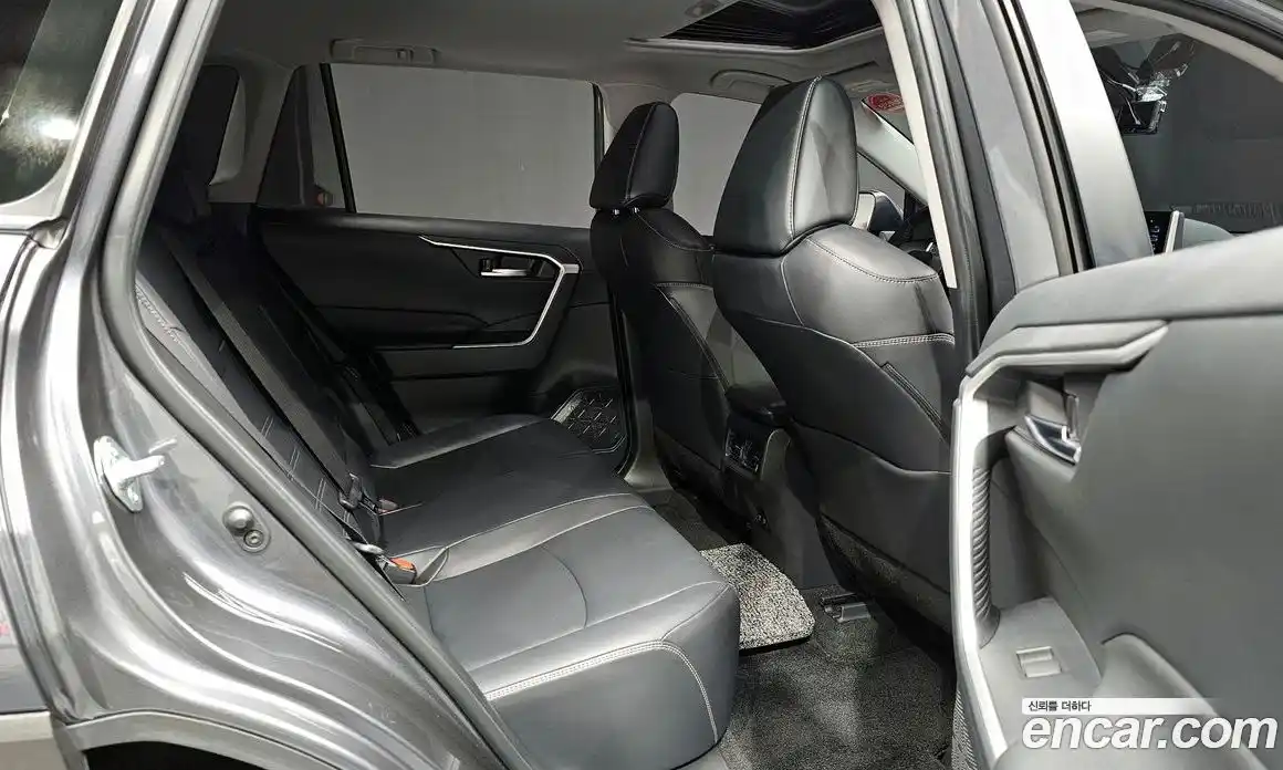Toyota RAV4 2019 2.5 автомат (гидро), фото 12 Toyota RAV4 2019 2.5 автомат (гидро), фото 12