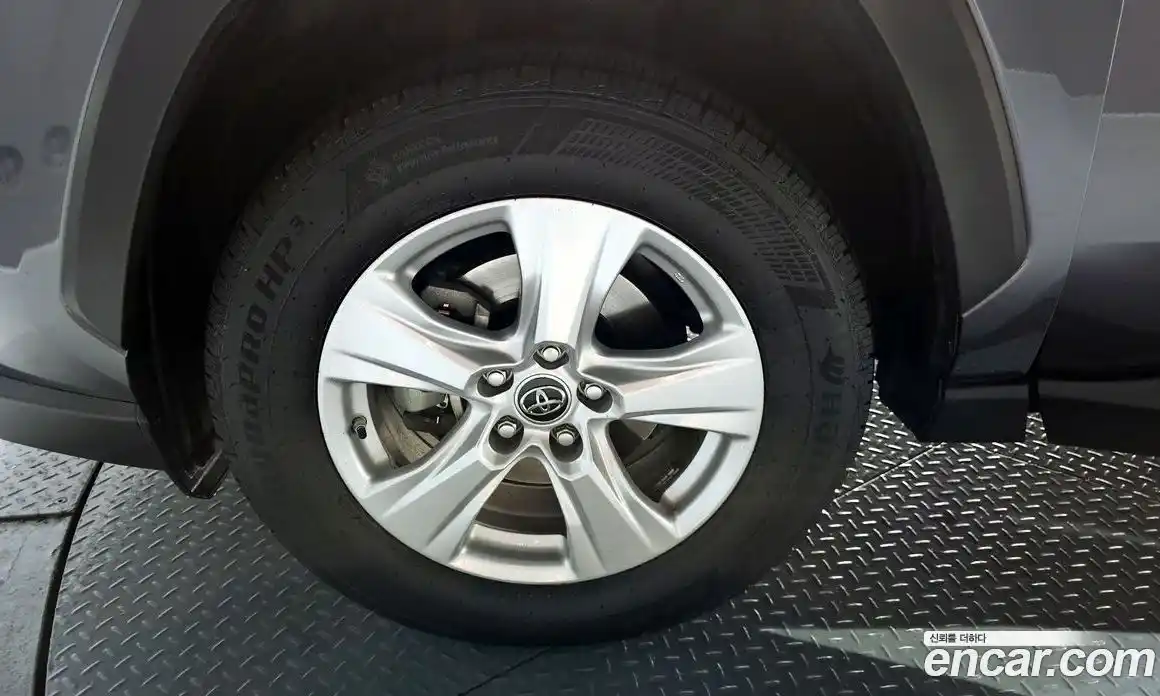 Toyota RAV4 2019 2.5 автомат (гидро), фото 5 Toyota RAV4 2019 2.5 автомат (гидро), фото 5