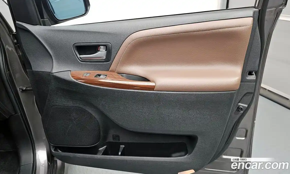 Toyota Sienna 2018 3.5 автомат (гидро), фото 14 Toyota Sienna 2018 3.5 автомат (гидро), фото 14