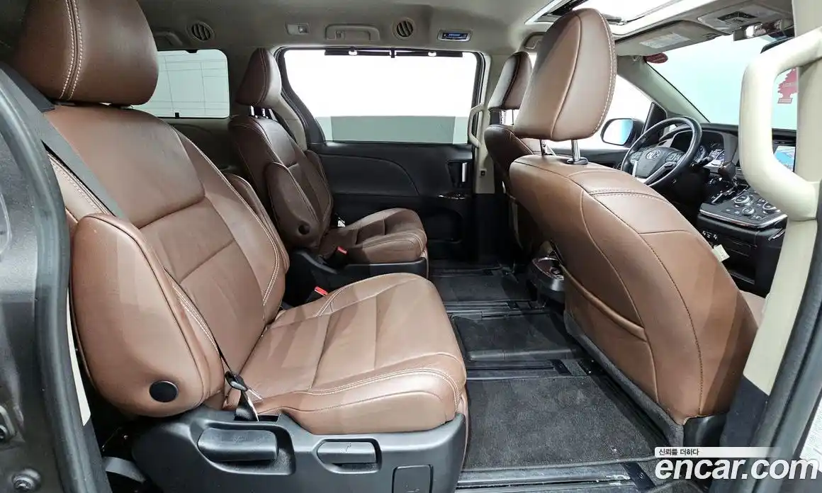 Toyota Sienna 2018 3.5 автомат (гидро), фото 16 Toyota Sienna 2018 3.5 автомат (гидро), фото 16