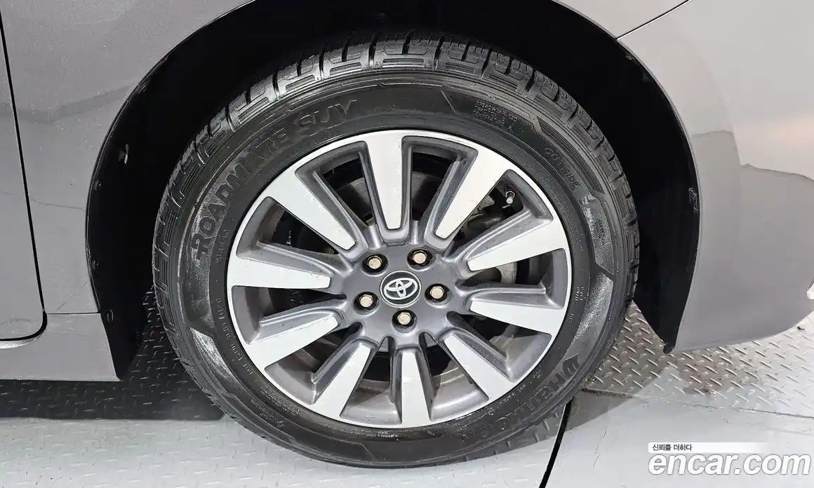 Toyota Sienna 2018 3.5 автомат (гидро), фото 7 Toyota Sienna 2018 3.5 автомат (гидро), фото 7