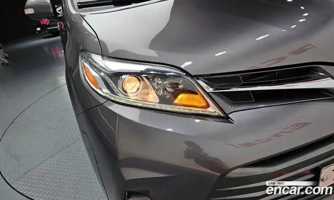 Toyota Sienna 2018 3.5 автомат (гидро), фото 8 Toyota Sienna 2018 3.5 автомат (гидро), фото 8
