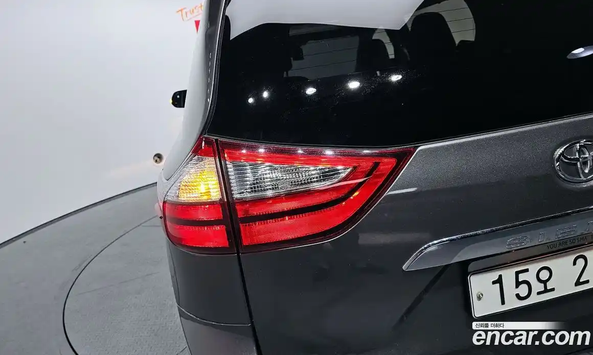 Toyota Sienna 2018 3.5 автомат (гидро), фото 9 Toyota Sienna 2018 3.5 автомат (гидро), фото 9
