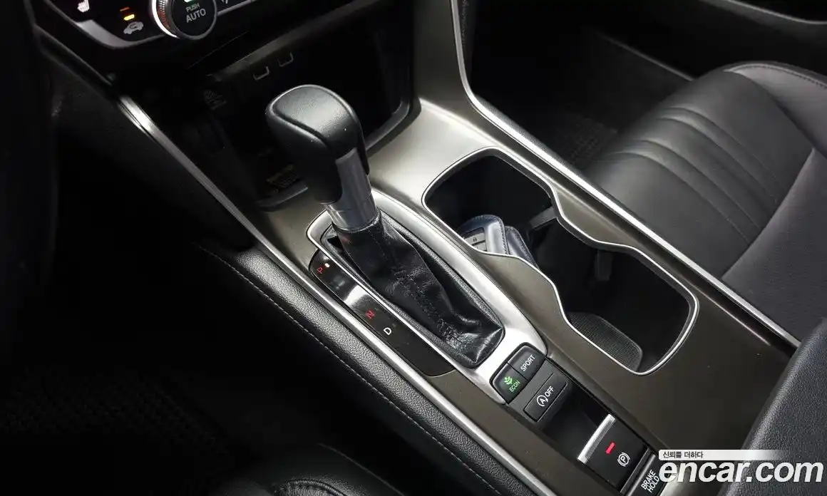 Honda Accord 2022 1.5 автомат (гидро), фото 12