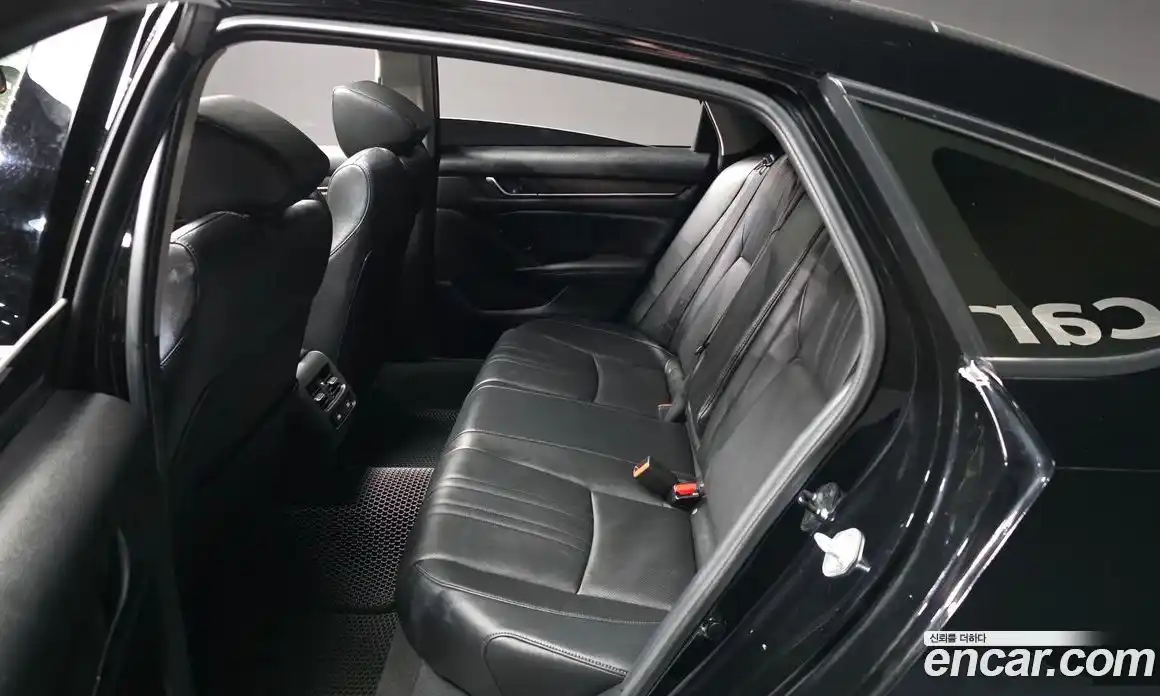 Honda Accord 2022 1.5 автомат (гидро), фото 16
